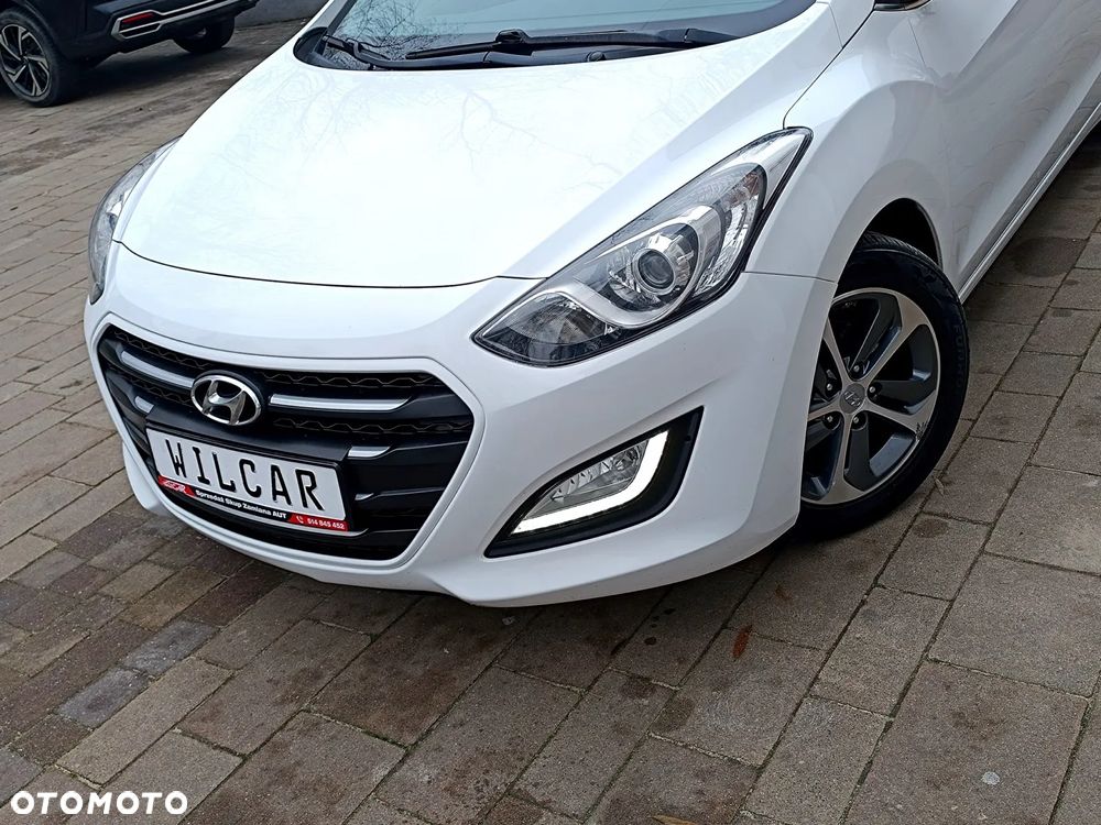 Hyundai i30 blue Kombi 1.6 GDi Style - 22