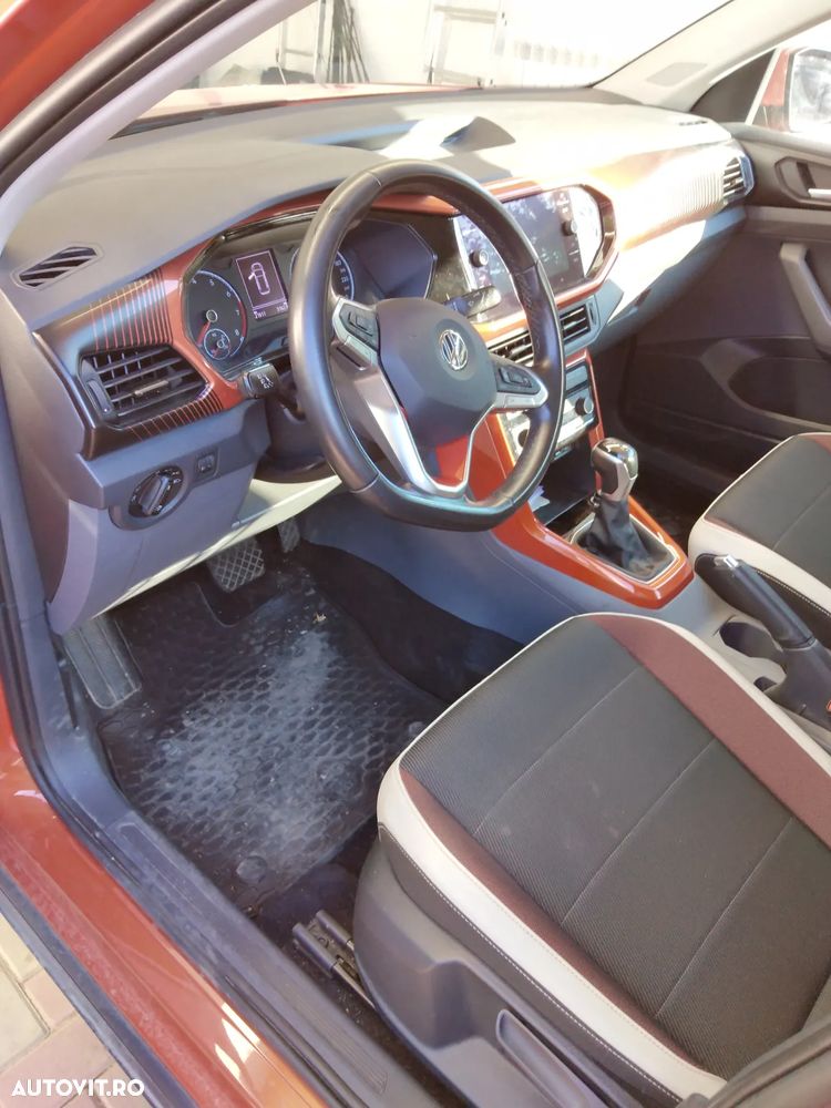 Volkswagen T-Cross - 11