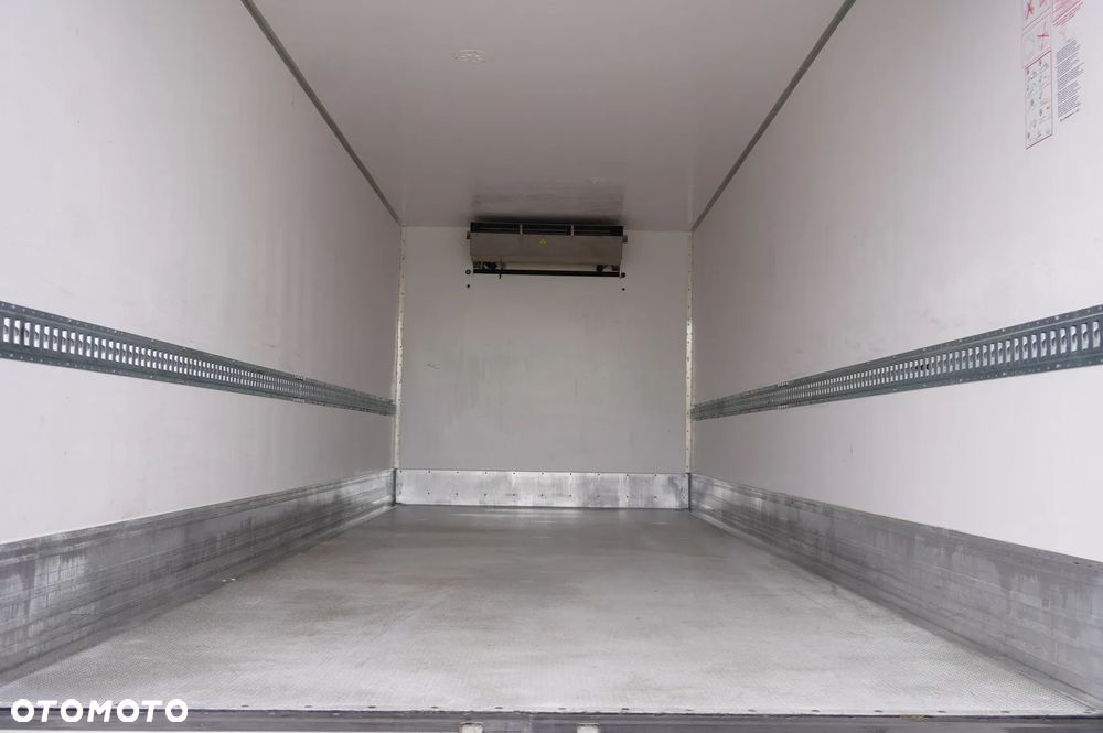Mercedes-Benz Atego 1530 E6 chłodnia Lamberet 17 palet / ładowność 7t_202708 - 9