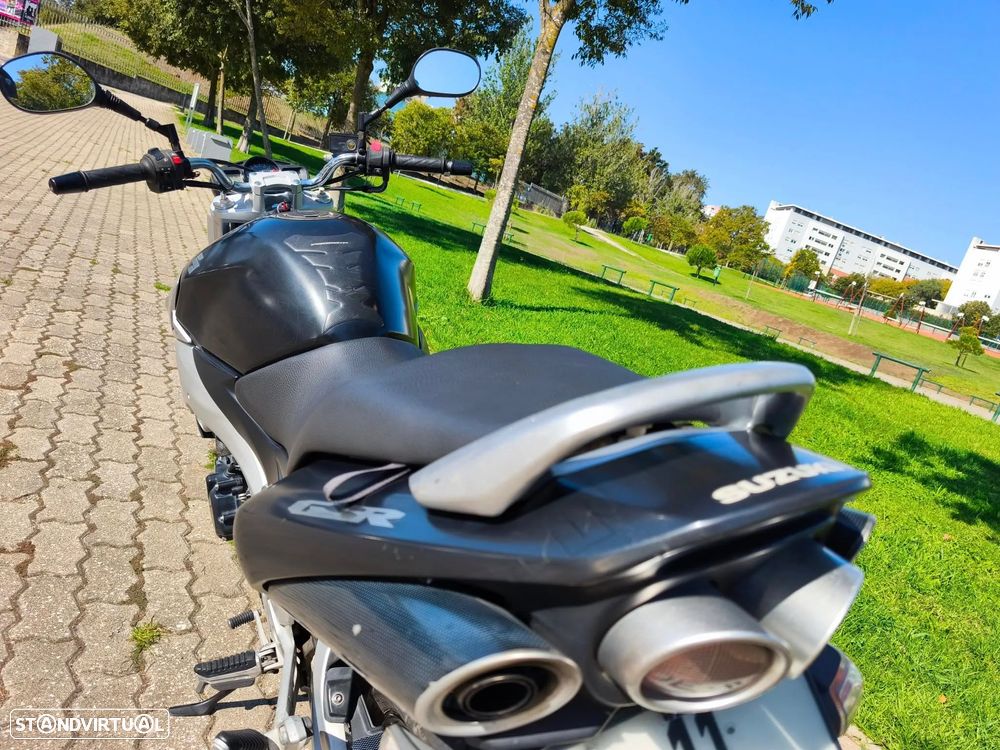Suzuki GSR 600 - 10