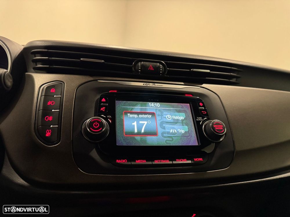 Alfa Romeo Giulietta 1.6 JTDM Distinctive - 37