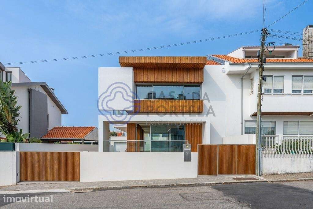 Moradia T4 de Luxo com Piscina a 400 m da Praia de Salgueiros – Vila N - Grande imagem: 2/60