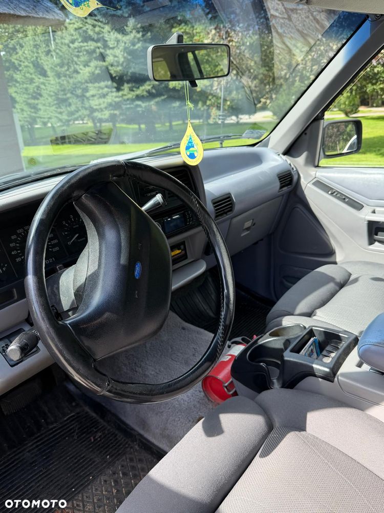 Ford Explorer - 6