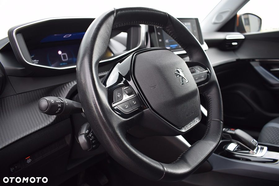 Peugeot 2008 PureTech 130 EAT8 Allure - 24