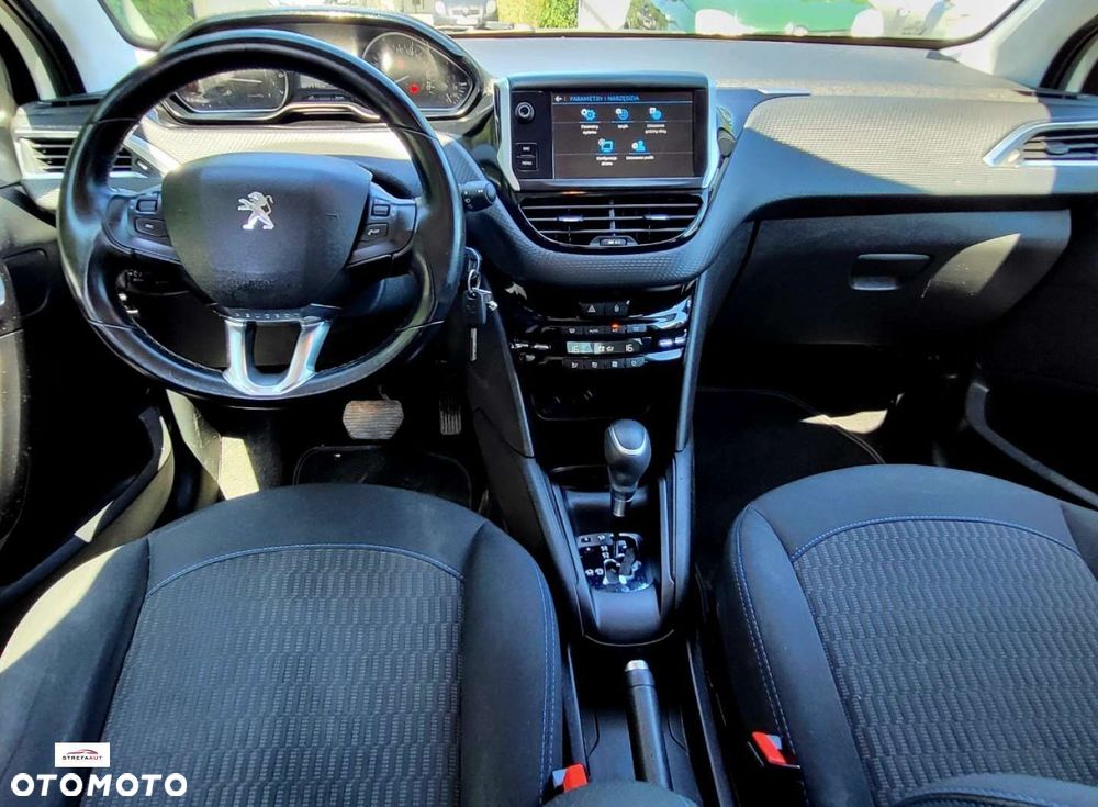 Peugeot 208 - 9