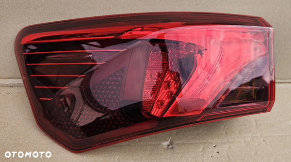 Lampa tylna lewa TOYOTA AVENSIS T27 SEDAN lift 2015- LED ORYGINAŁ!