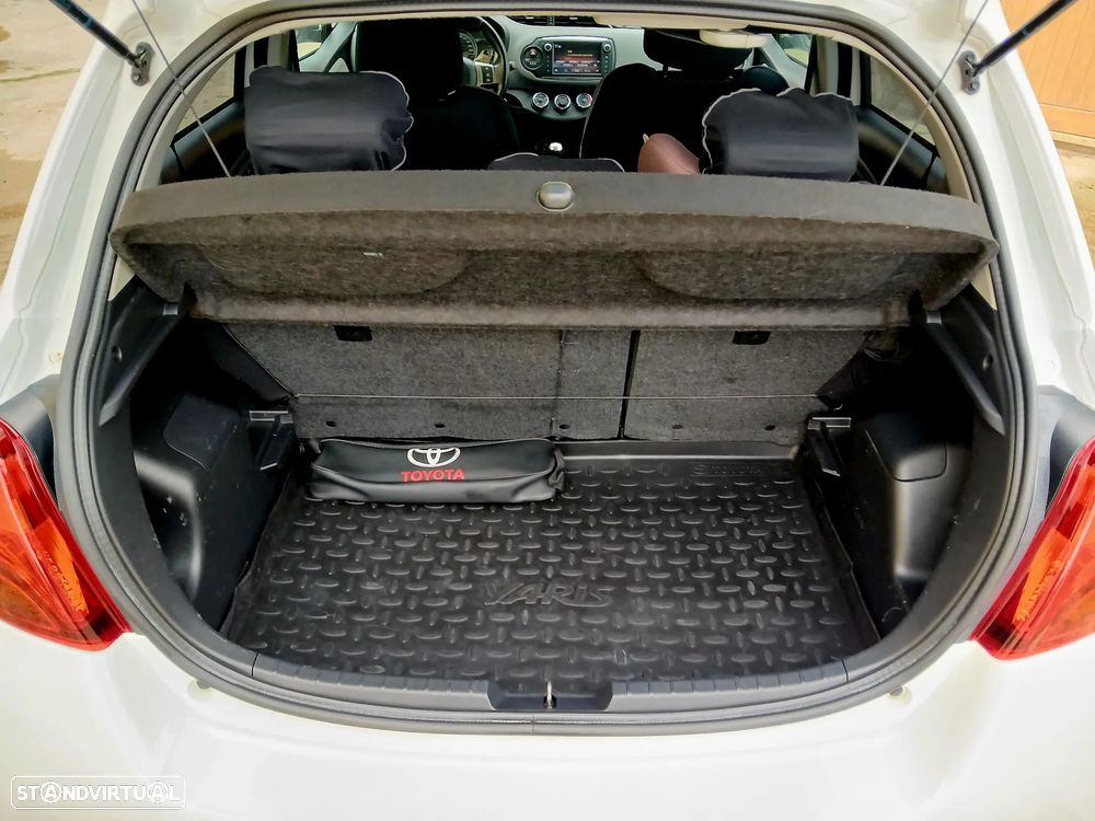 Toyota Yaris 1.4 D-4D Comfort+P.Style - 11