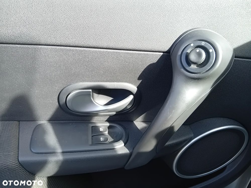 Renault Clio 1.5 dCi Alize - 9