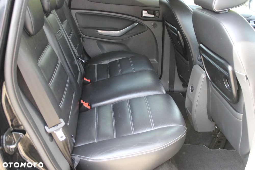 Ford Kuga 2.0 TDCi 2x4 Titanium - 20