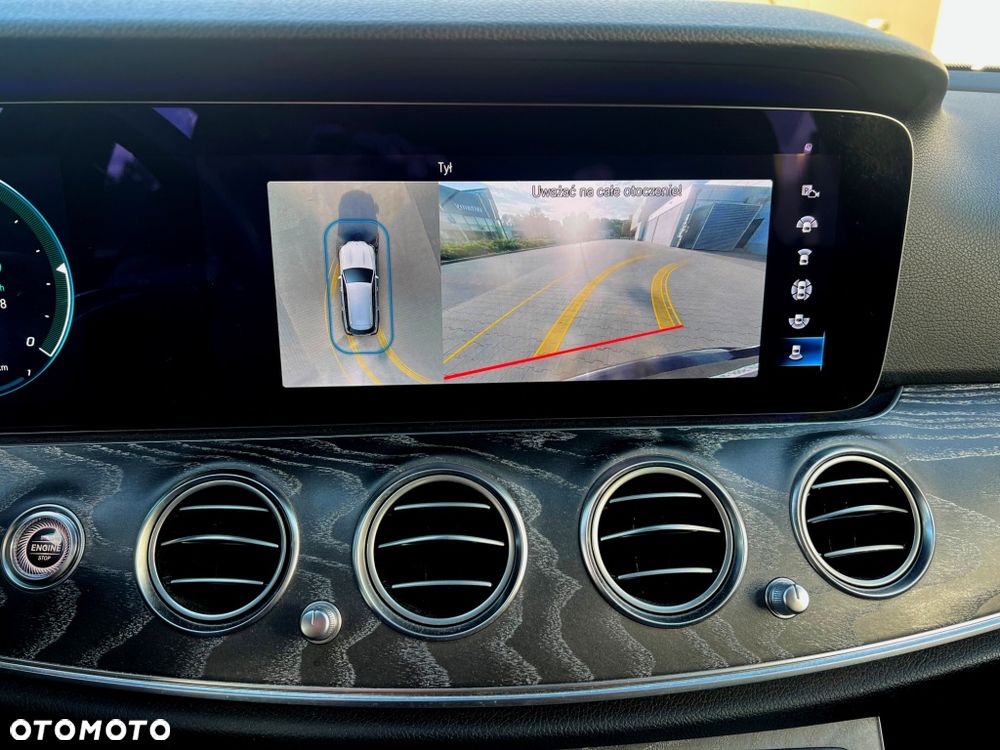 Mercedes-Benz Klasa E 300 de 4Matic 9G-TRONIC AMG Line - 26