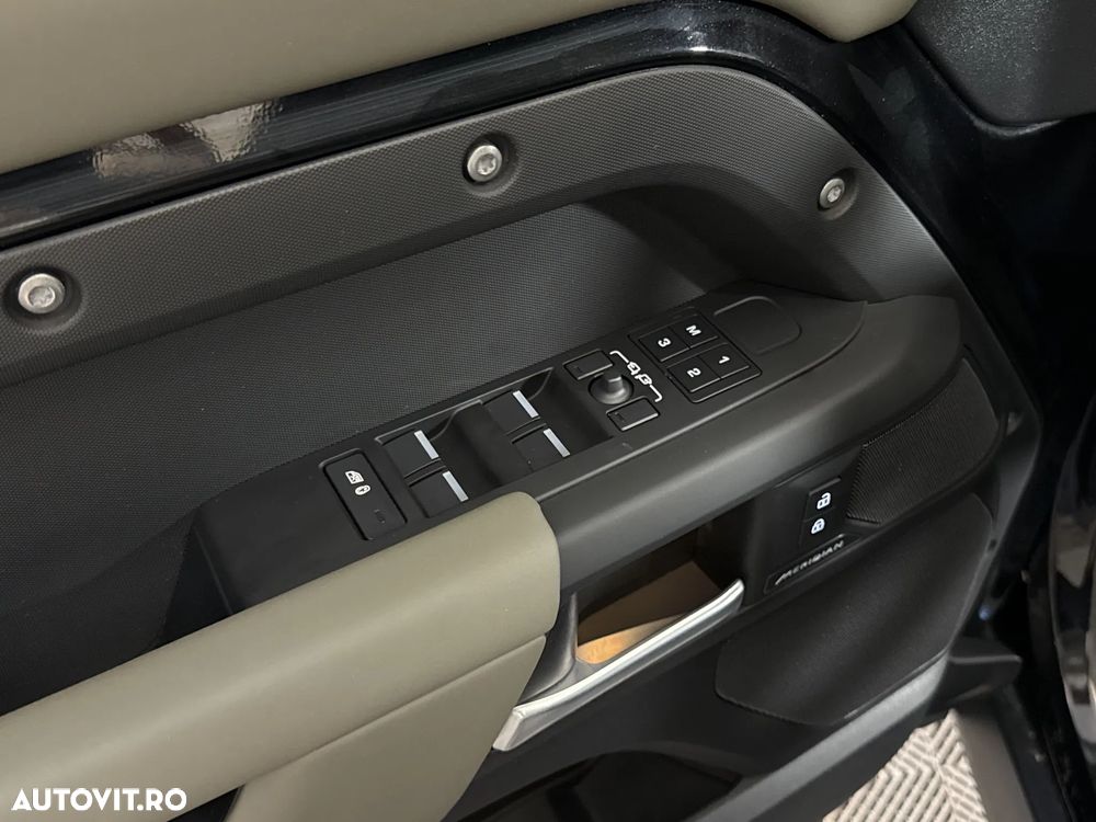 Land Rover Defender - 15