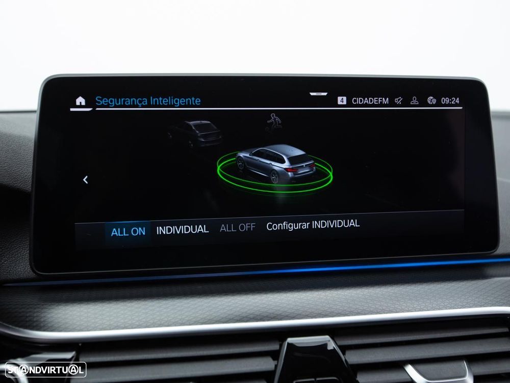 BMW 520 i Pack Desportivo M - 38