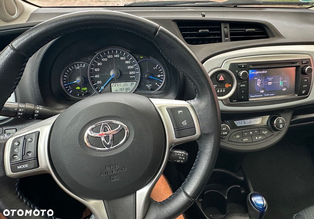 Toyota Yaris - 8