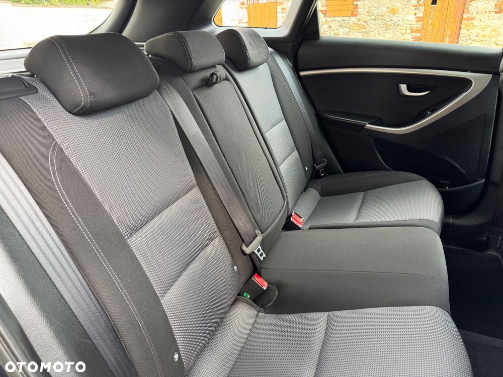 Hyundai i30 blue 1.6 CRDi Classic Navigation - 27