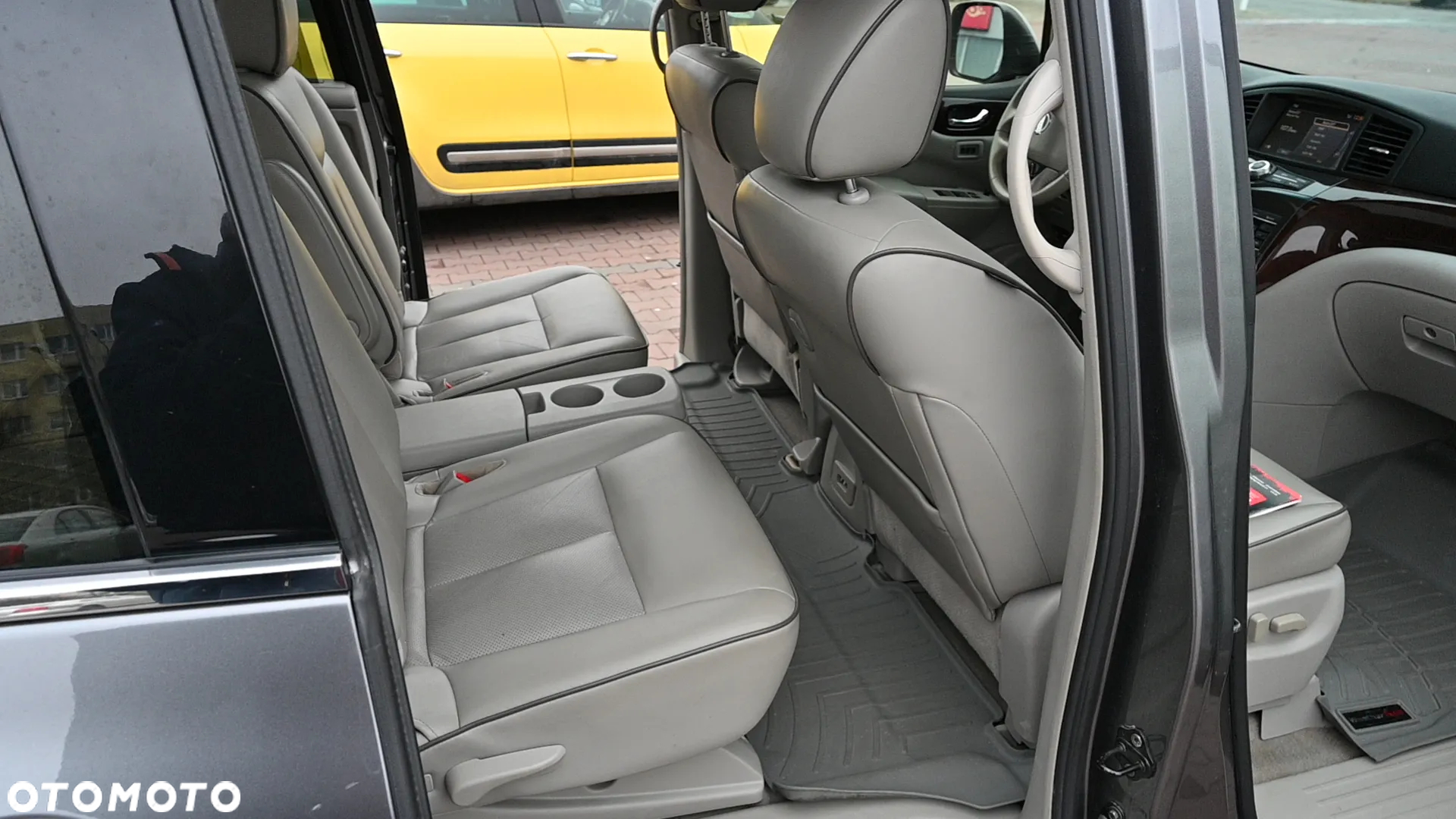 Nissan Quest - 12
