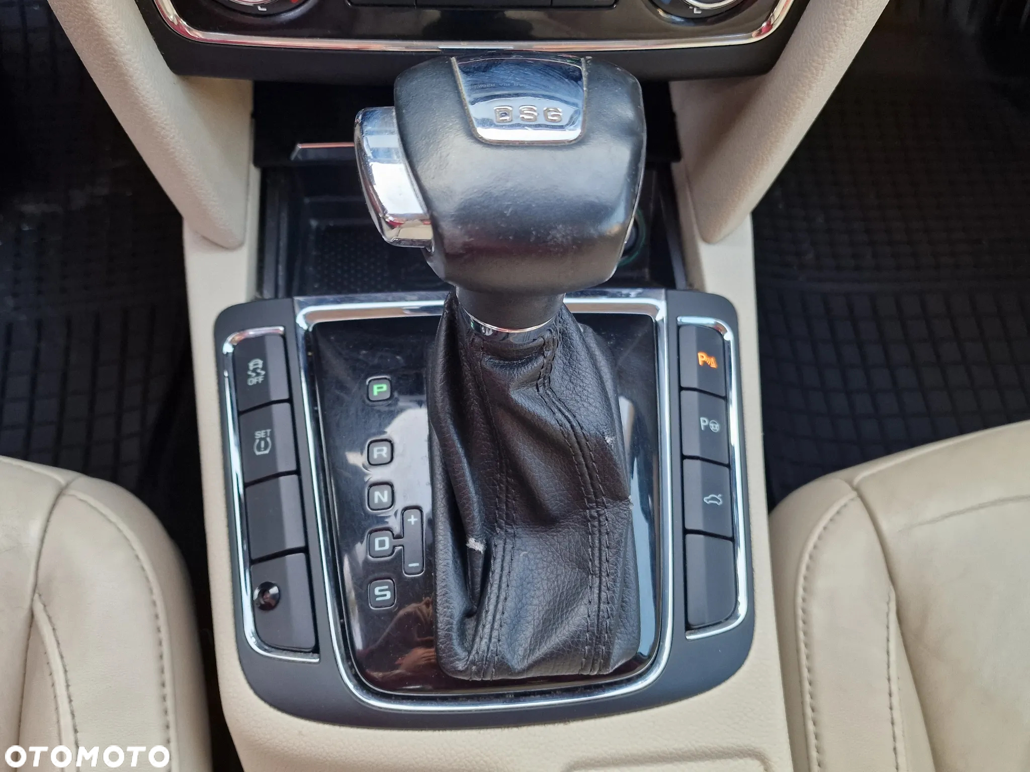 Skoda Superb 2.0 TDI Platinum DSG - 32