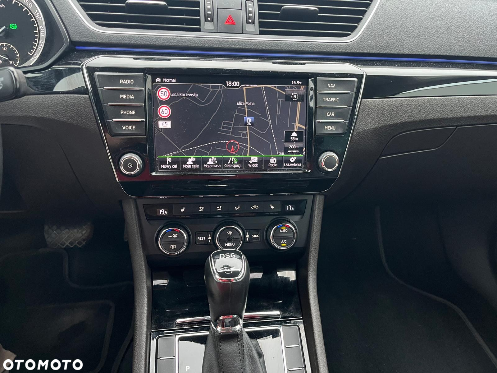 Skoda Superb 1.8 TSI L&K DSG - 17