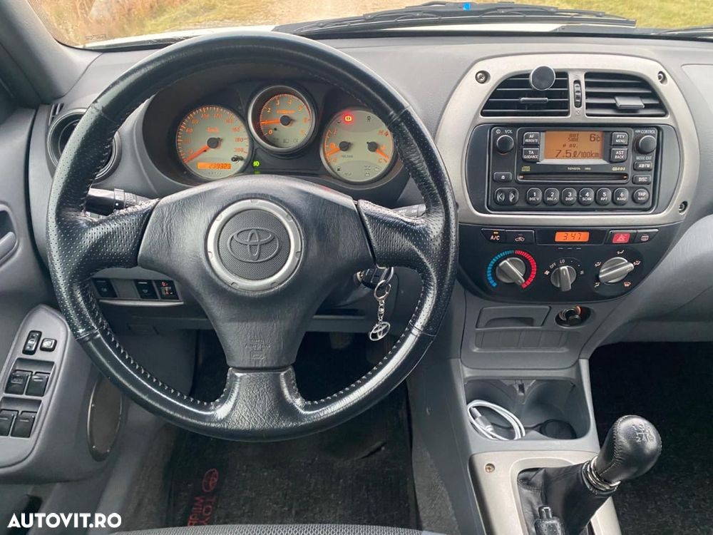 Toyota RAV4 D-4D 4x4 Executive - 8