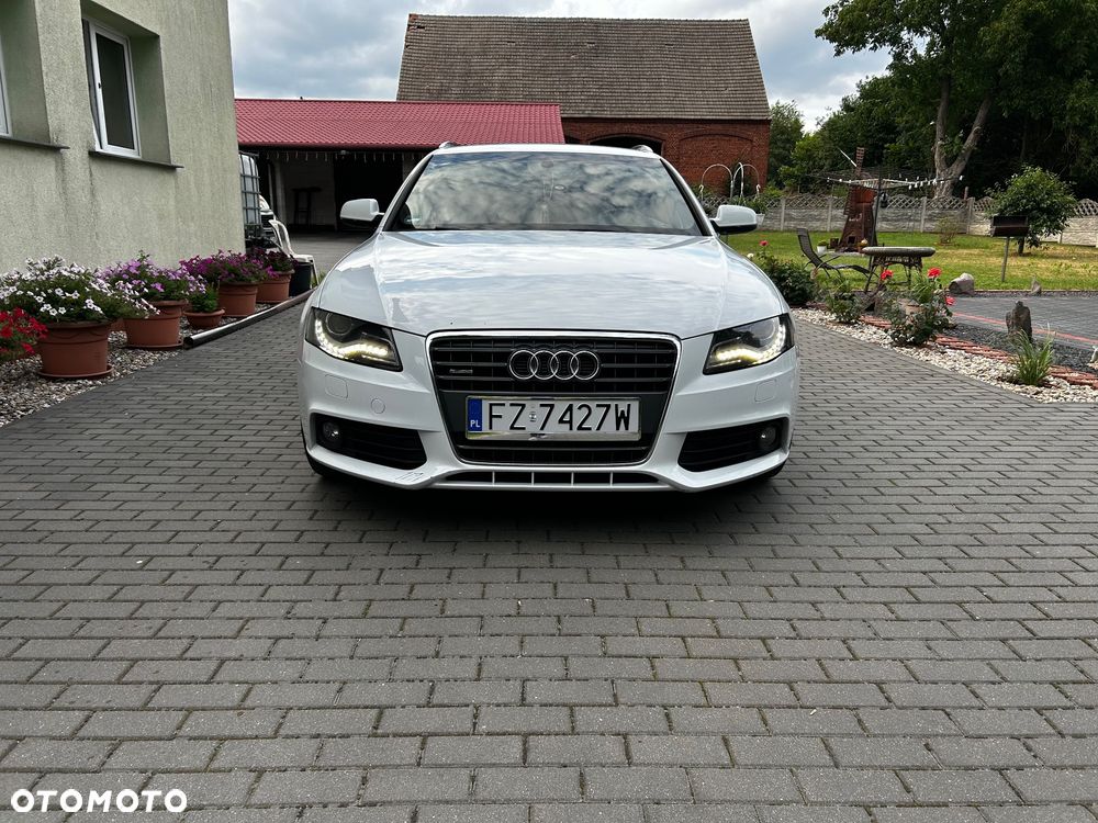 Audi A4 Avant 2.0 TDI Quattro Line - 1