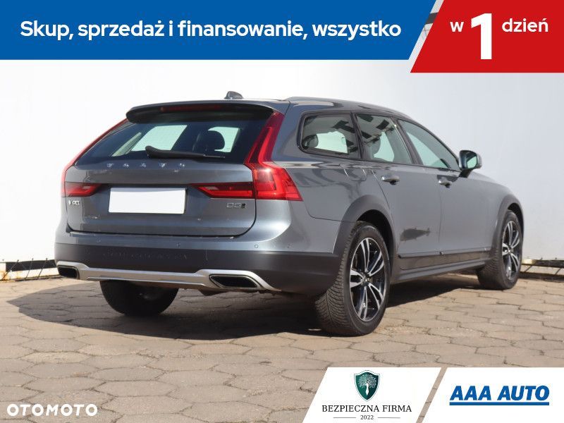 Volvo V90 Cross Country - 7