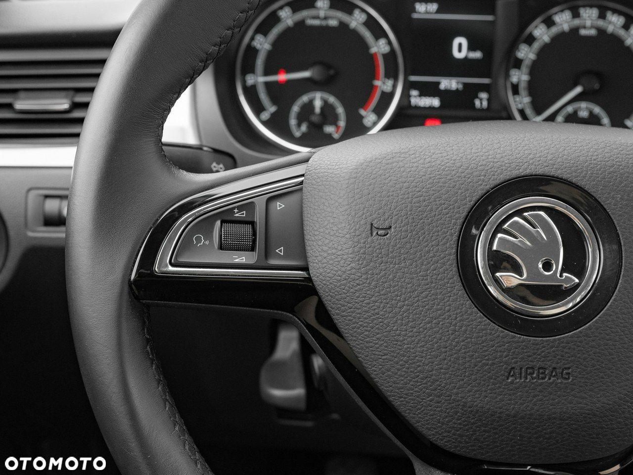 Skoda RAPID 1.0 TSI Ambition - 17
