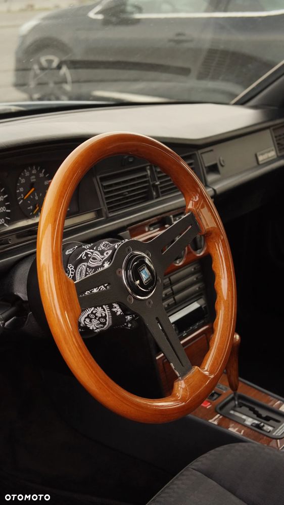 Mercedes-Benz W201 (190) - 14