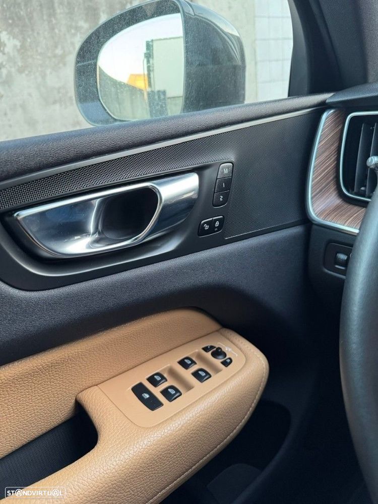 Volvo XC 60 2.0 T8 PHEV Momentum Plus AWD - 12