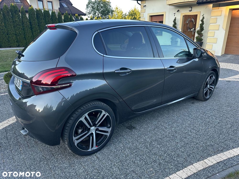 Peugeot 208 PureTech 130 EAT8 GT Pack - 7