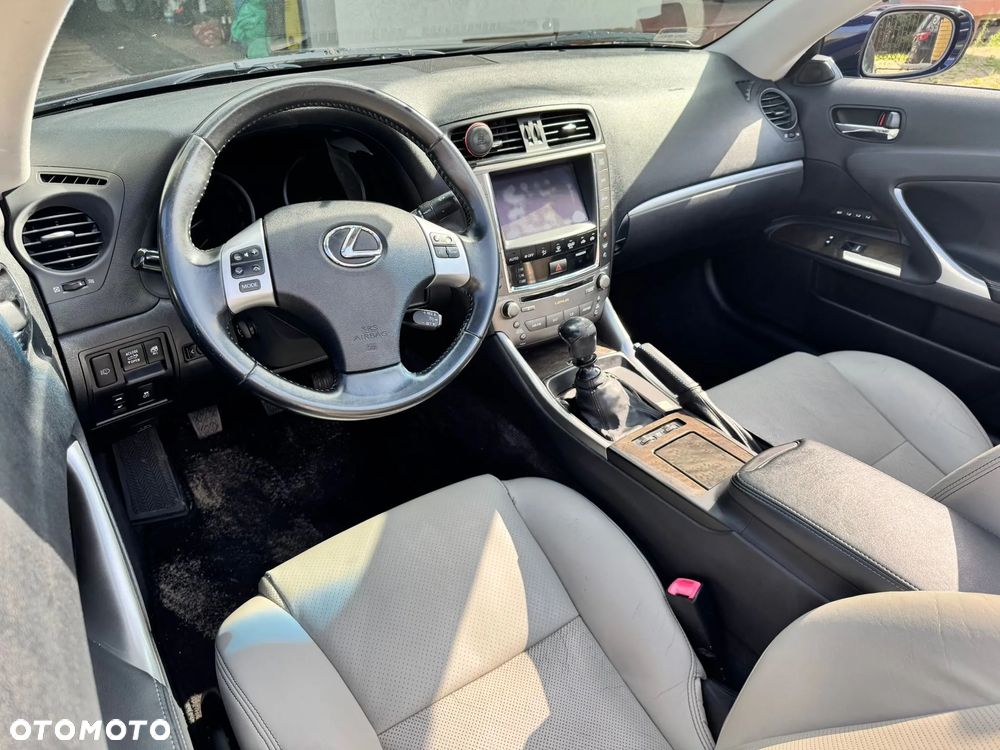 Lexus IS - 22