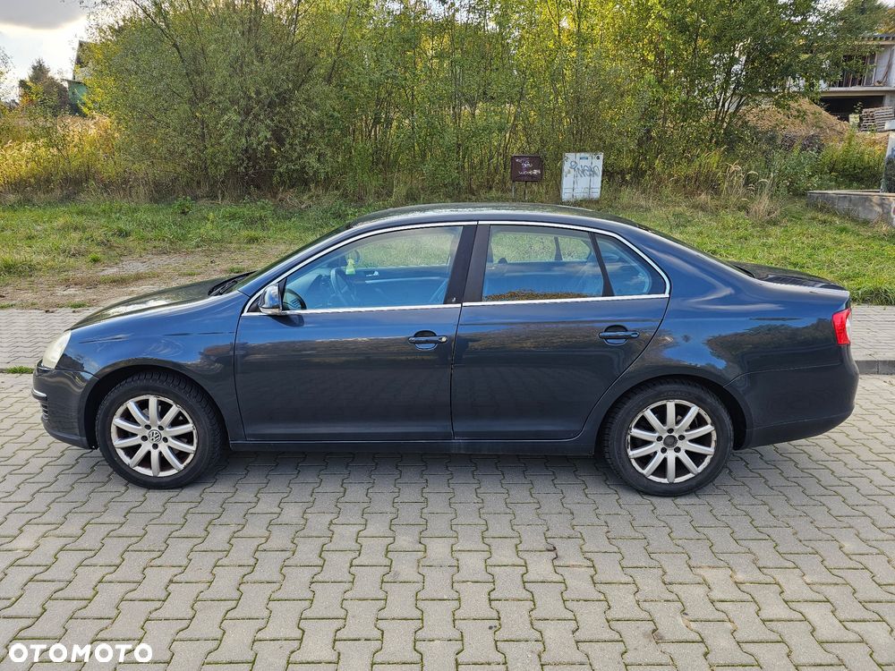 Volkswagen Jetta 2.0 FSI Comfortline - 10