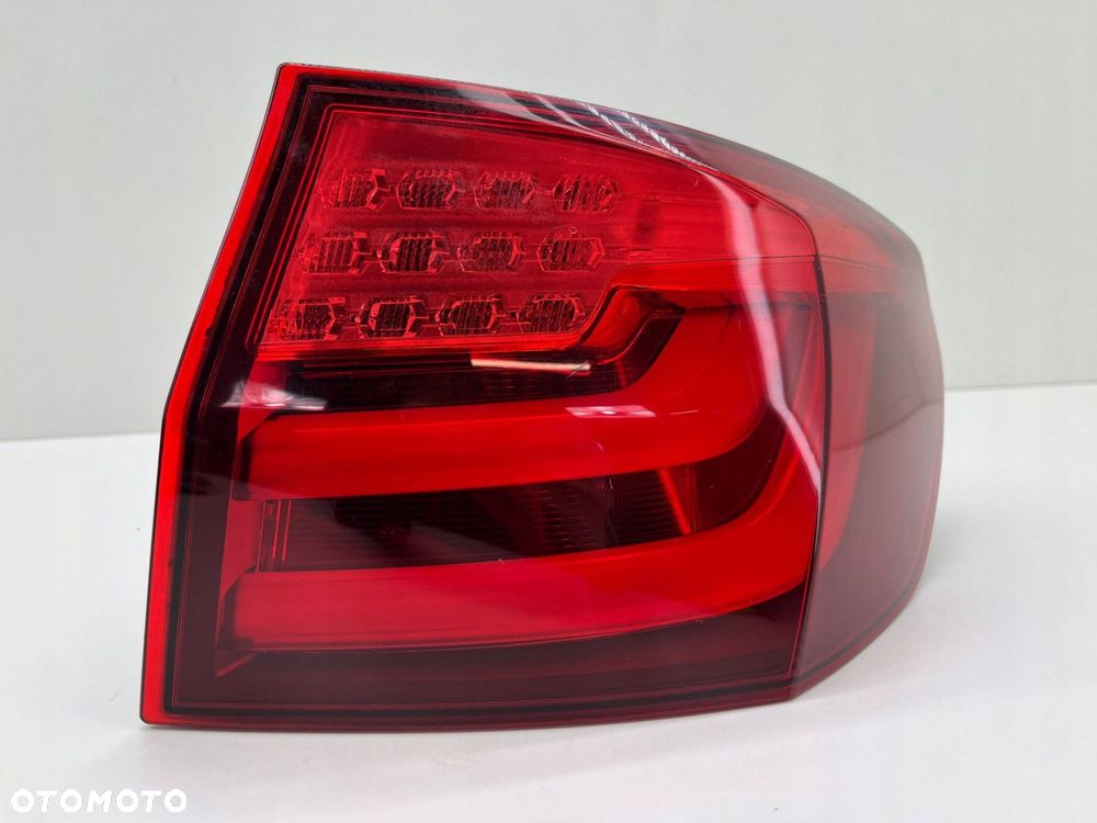 BMW 5 F11 PRAWA LAMPA TYŁ W BŁOTNIK LED 7203234 - 2