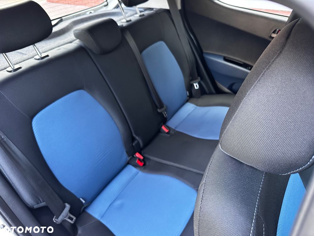 Hyundai i10 1.2 Fifa World Cup Edition - 25