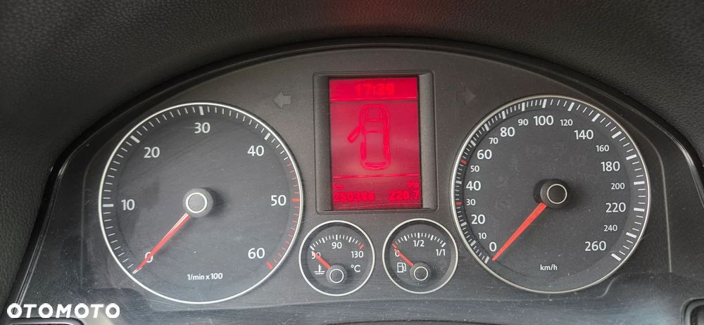 Volkswagen Golf - 5