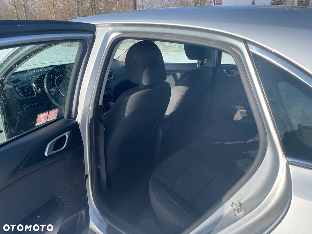 Kia Ceed 1.6 CRDi SCR M - 9