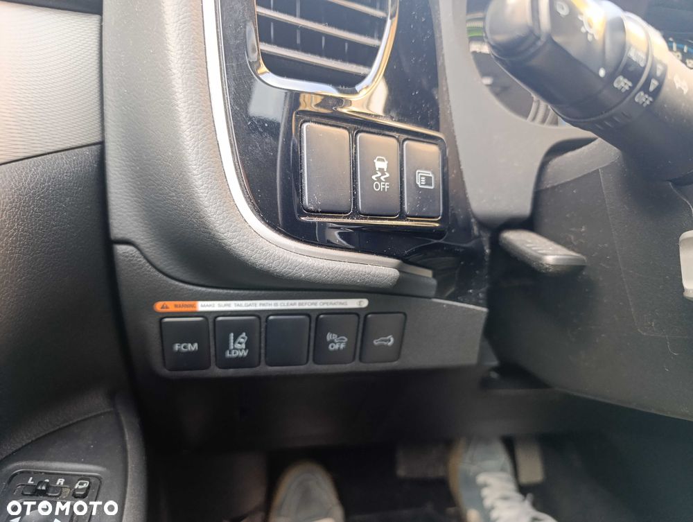 Mitsubishi Outlander - 7