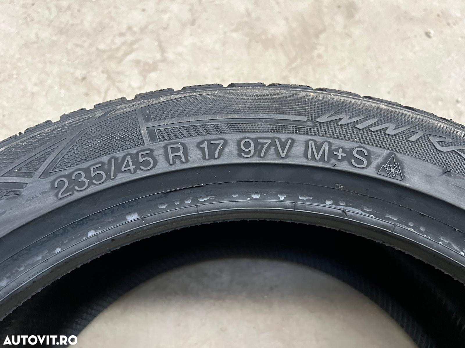 Vând 4 anvelope 235/45/17 vredestein de iarnă noi - 4
