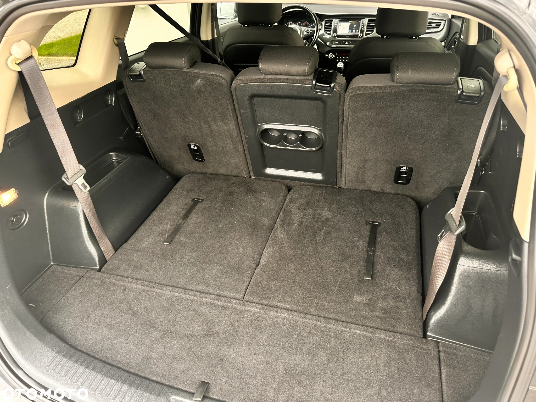 Kia Carens 1.7 CRDi L 7os - 24