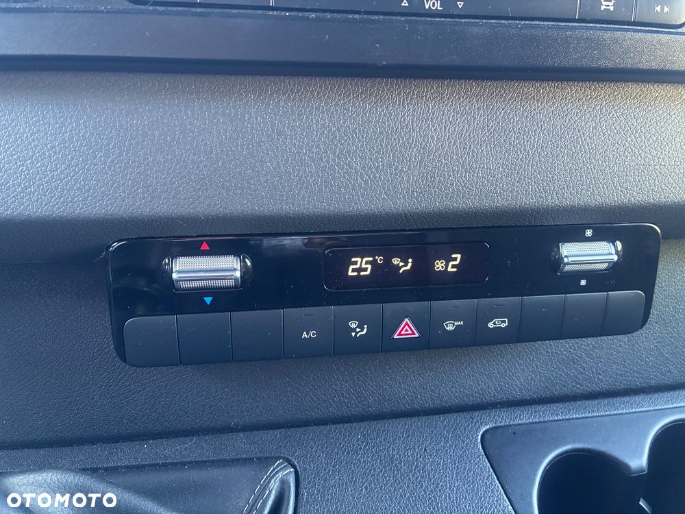 Mercedes-Benz SPRINTER - 11