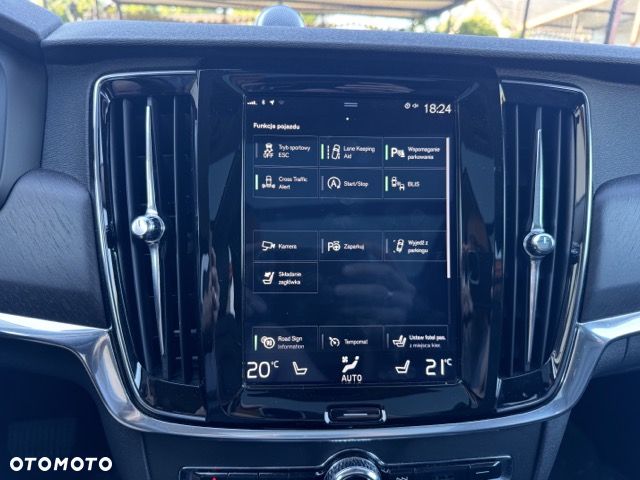Volvo V90 Cross Country - 16