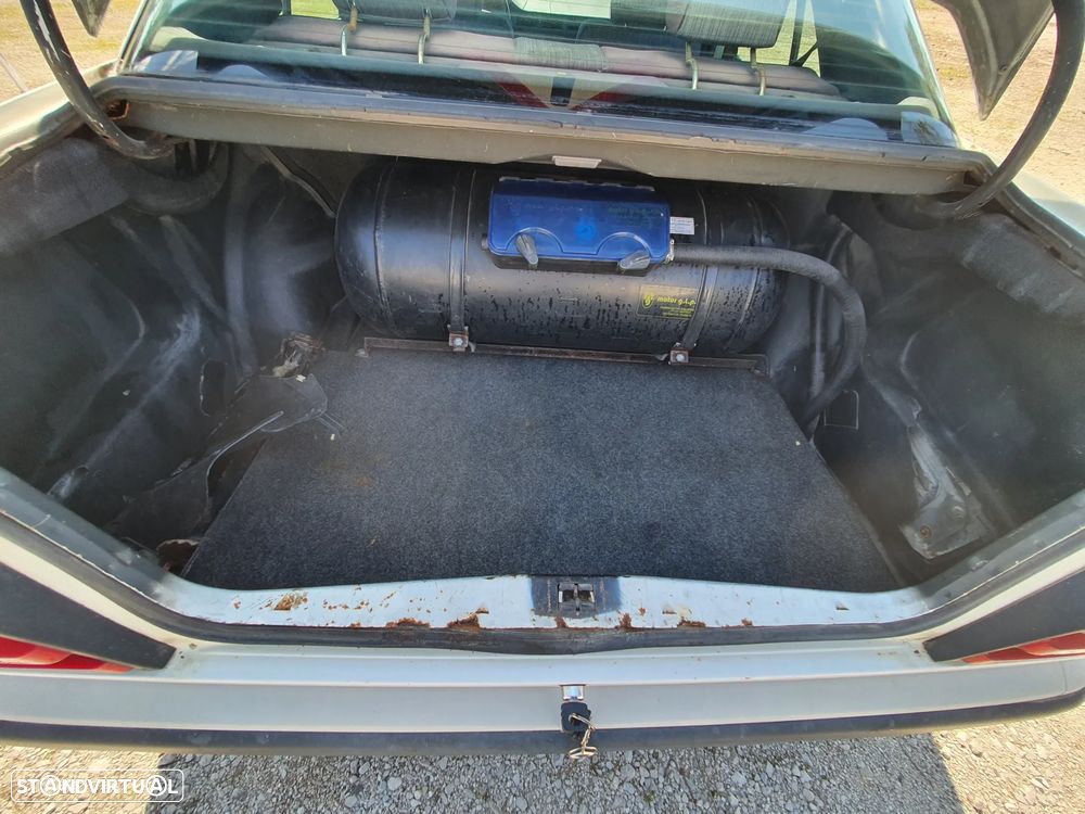 Mercedes-Benz W124 (1984-1997) - 14