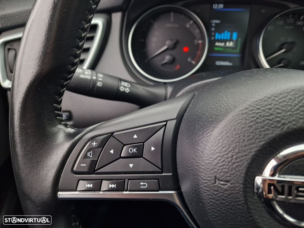 Nissan Qashqai 1.5 dCi N-Connecta DCT - 22