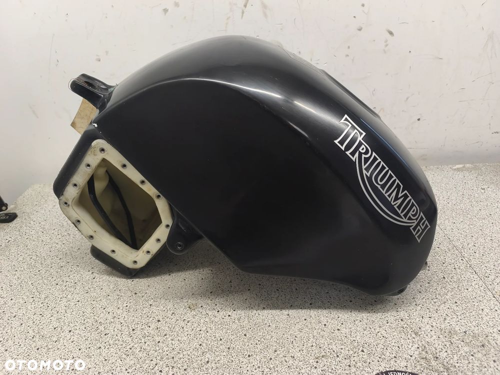 Bak, zbiornik paliwa Triumph Daytona 955i 955 - 3