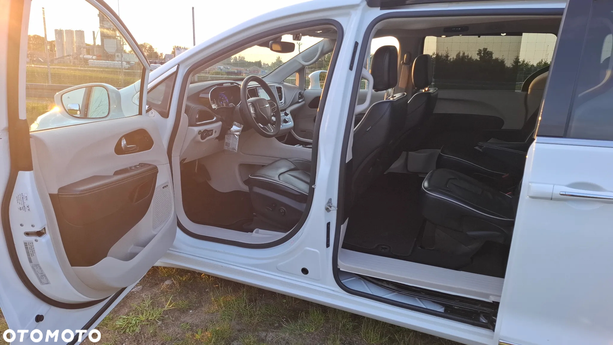 Chrysler Pacifica - 10