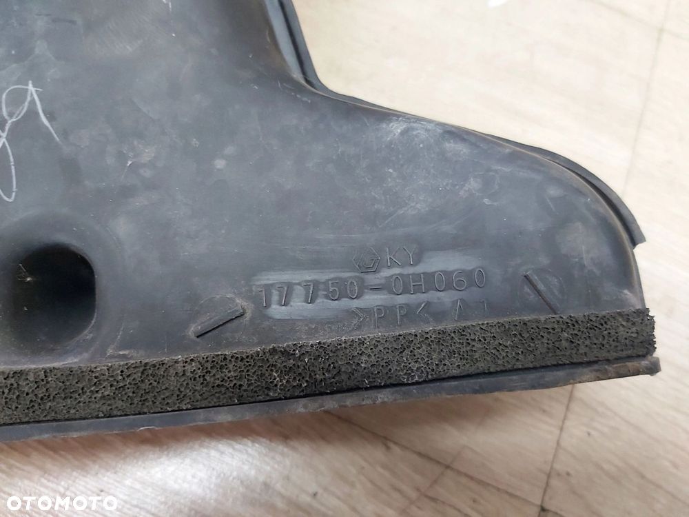 TOYOTA Camry VI XV40 dolot rezonator powietrza 17750-0H060 2,4 vvti 06-11r - 4