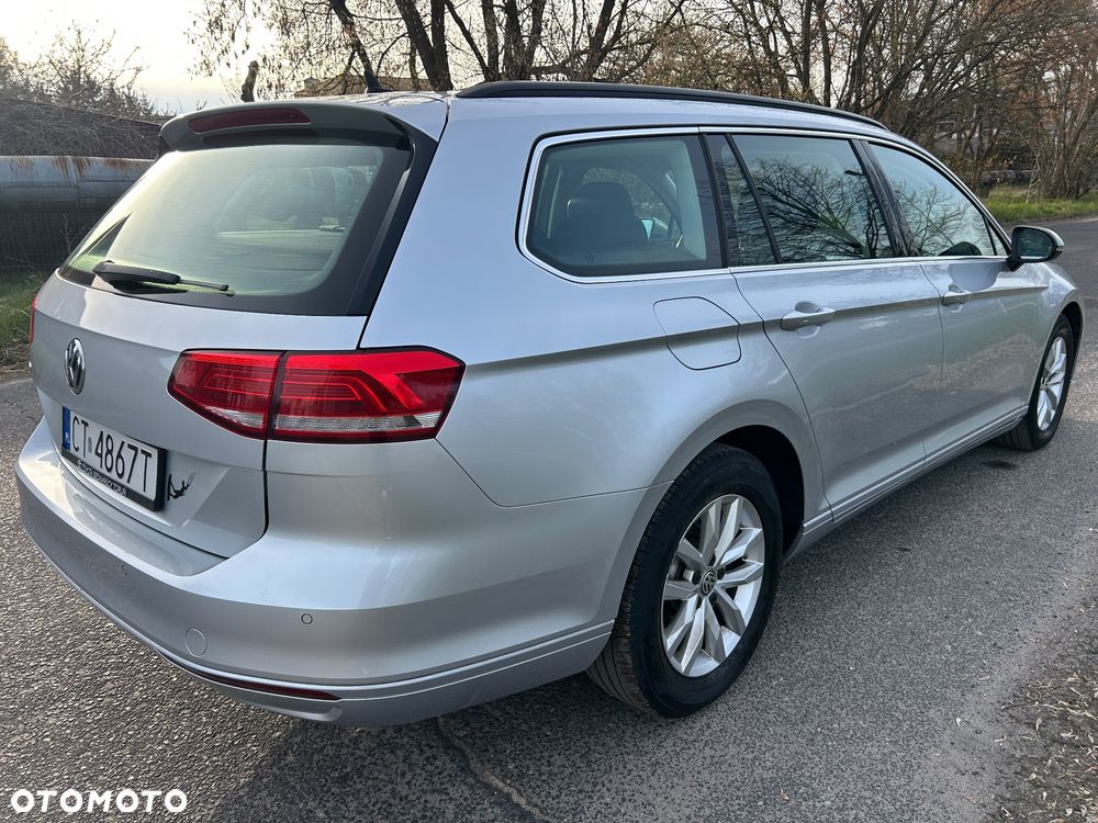Volkswagen Passat 2.0 TDI SCR Comfortline - 5
