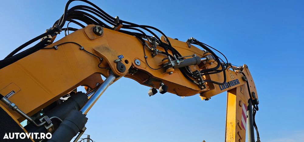 Excavator pe roți Liebherr A 914 C, A914 - 8