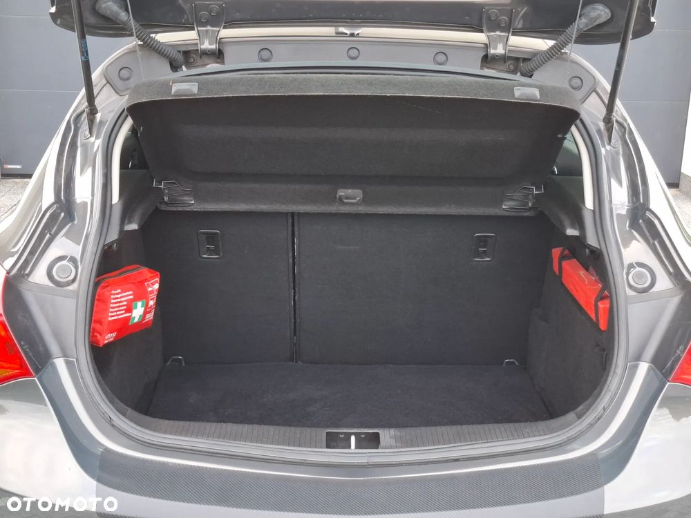 Opel Astra IV 1.4 T Cosmo - 10