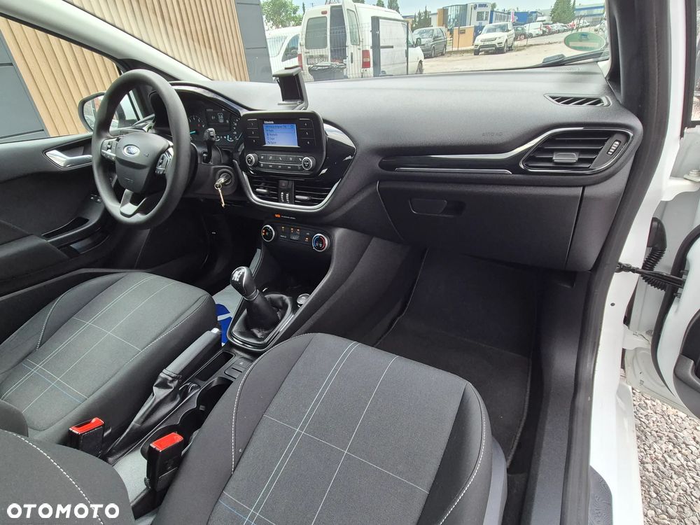 Ford Fiesta 1.1 TREND - 29