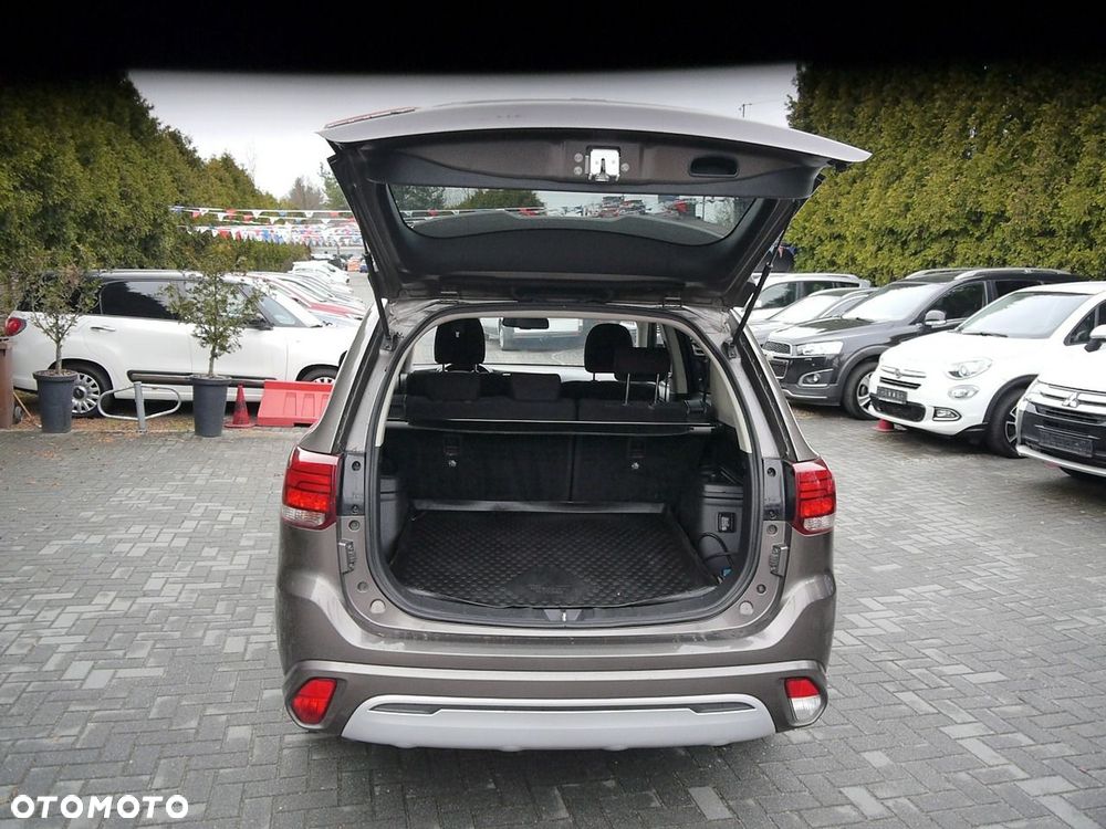 Mitsubishi Outlander - 13