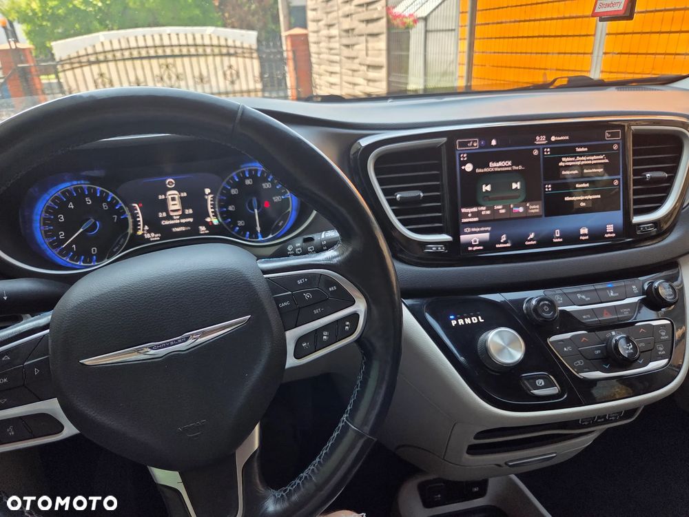 Chrysler Pacifica - 33